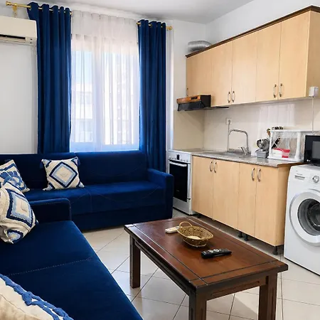 Side Family Apartment *